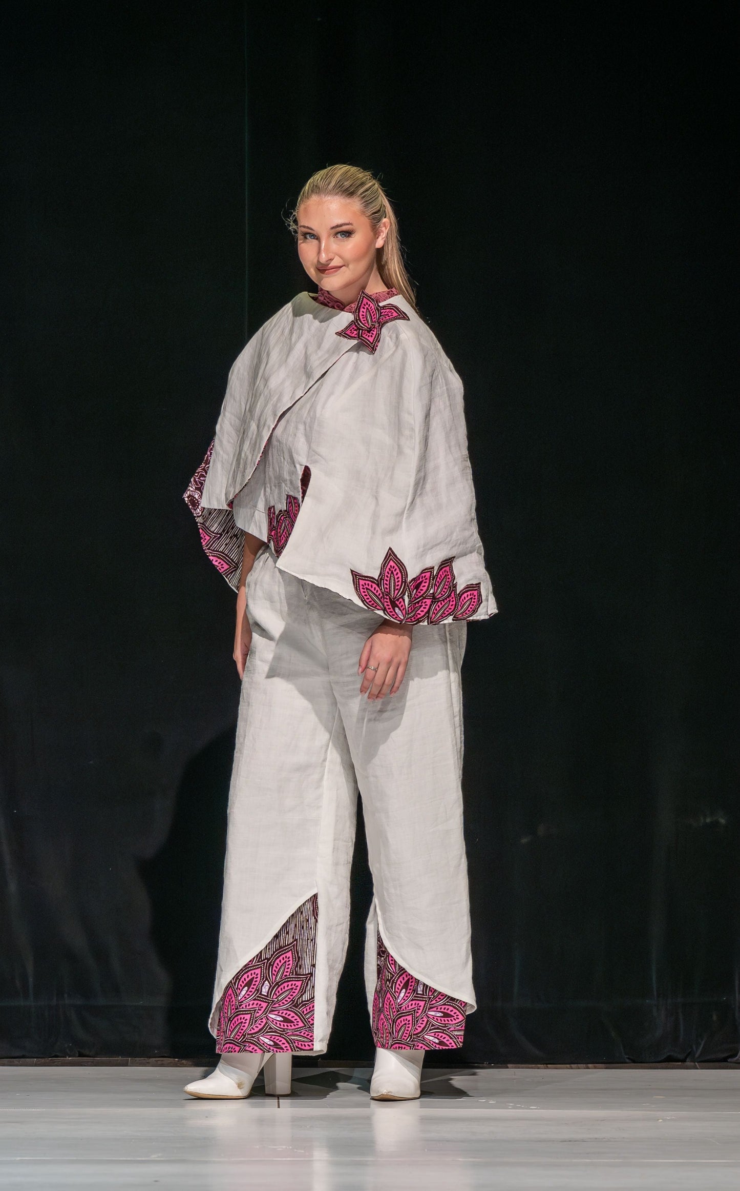Working girl: cape jacket (white and pink)