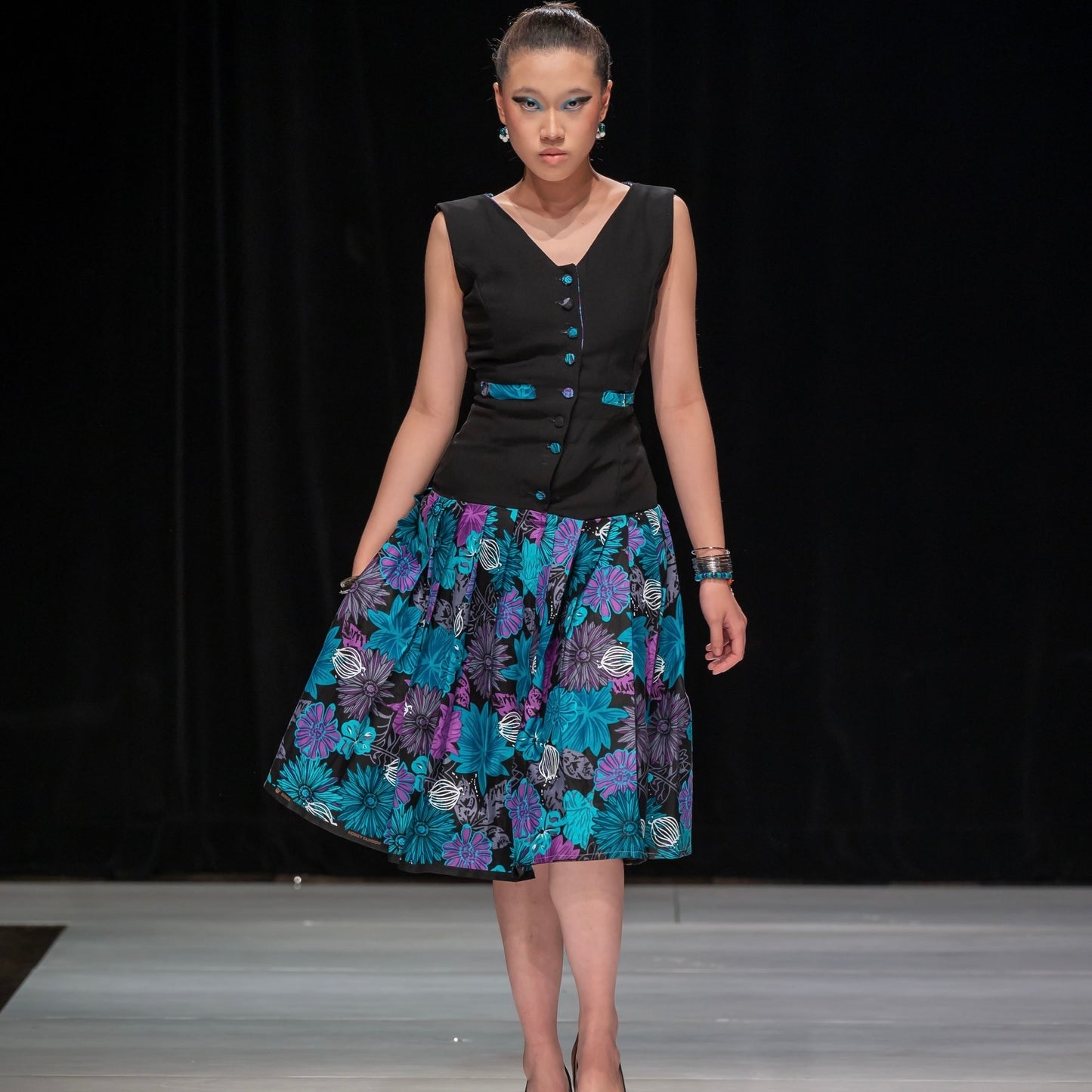 Working girl black midi dress