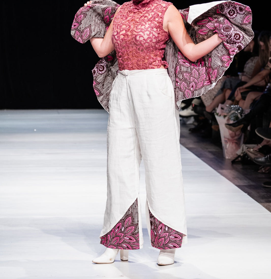 Working girl: half- tulip pants  (white &pink)